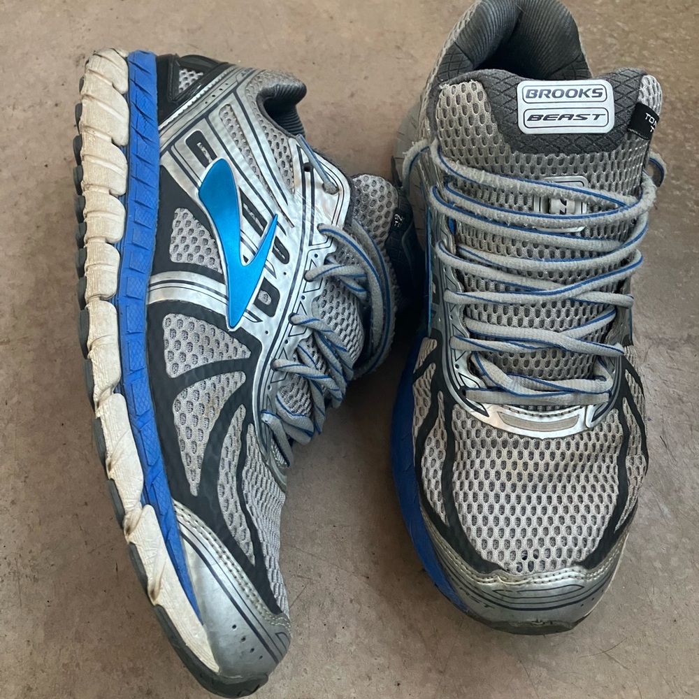 VIINTAGE BROOKS!!! size 9 men’s